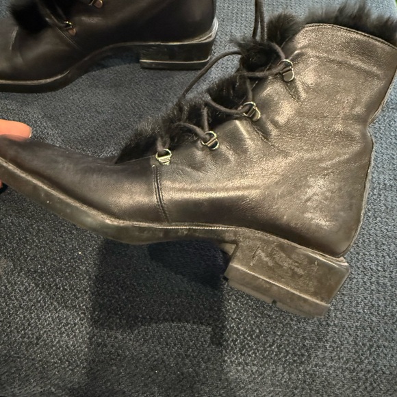 Stuart‎ Weitzman Black Fur Lined Square Toe Lace Up Leather Ankle Boot - Picture 2 of 7